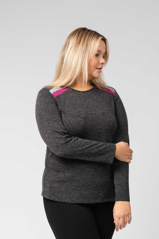 Camisola lisa com pormenor no ombro. Ref.231572