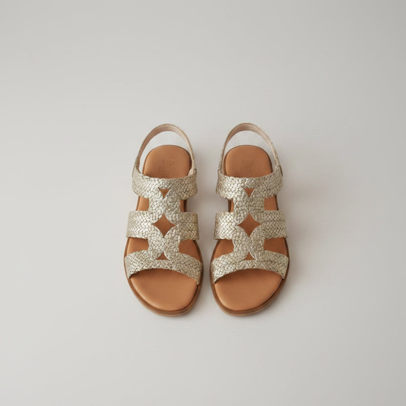 Flat sandal