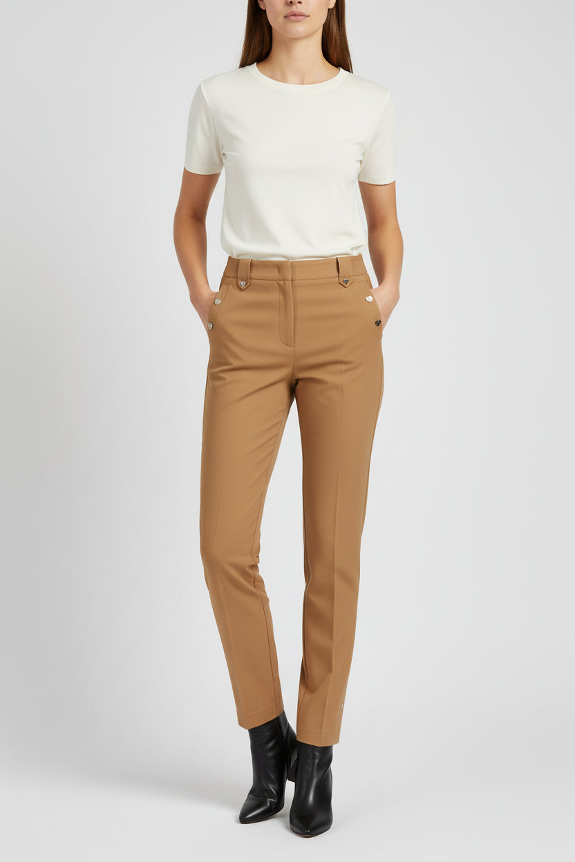 Plain straight-leg trousers with detail at the bottom. Ref. 2300918