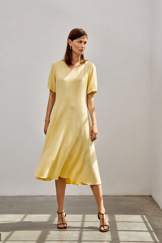 Vestido midi em linho liso