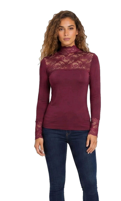 Camisola interior com renda
