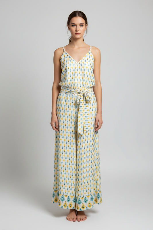 Wide-leg pants with print.