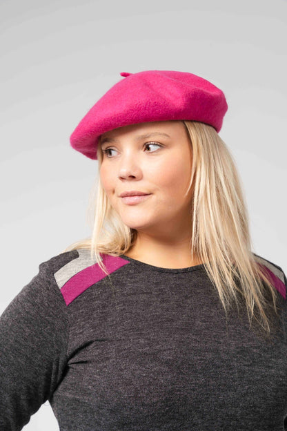 Camisola lisa com pormenor no ombro. Ref.231572