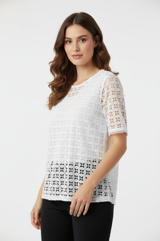 Blusa de renda manga curta