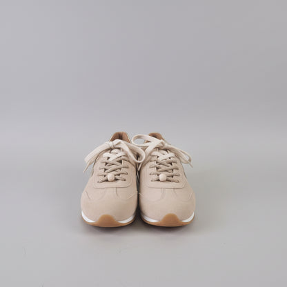 Leather sneaker