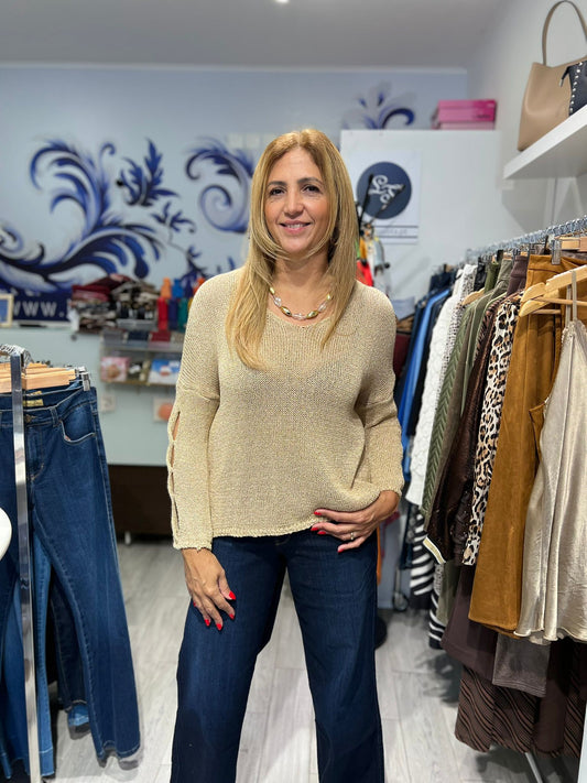 Camisola com pormenor na manga Ref. 840890