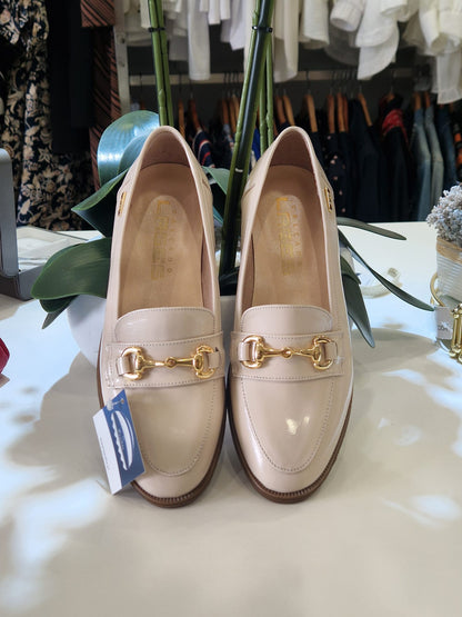 Mocassim de verniz em pele Ref. 369800