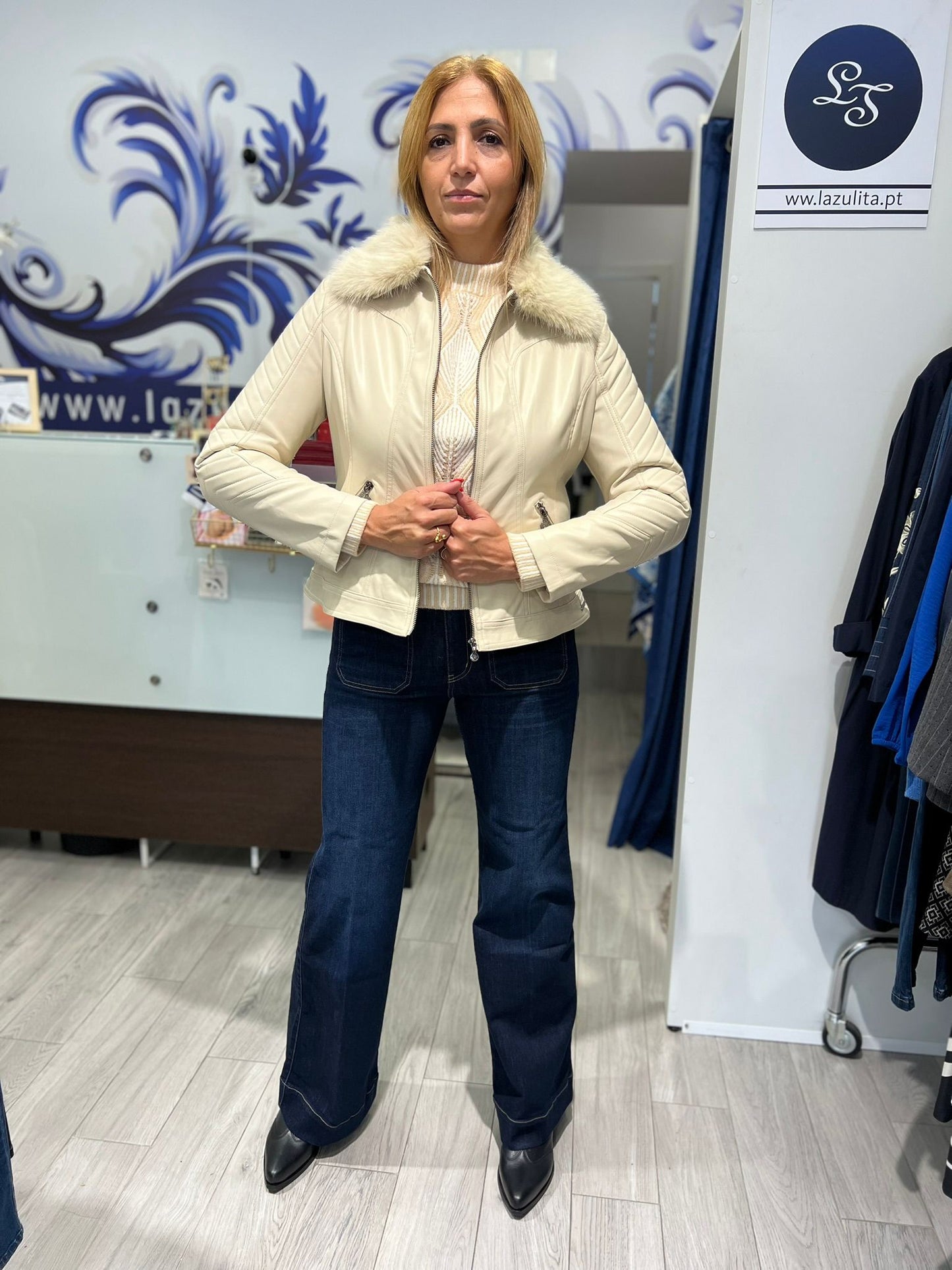 Casaco curto com pelo Ref. 255600