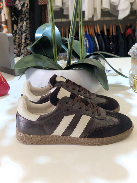 Sapatilha em pele Ref. 241127