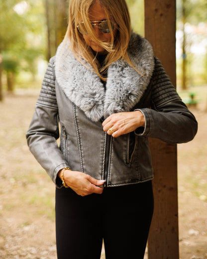 Casaco curto com pelo Ref. 245600