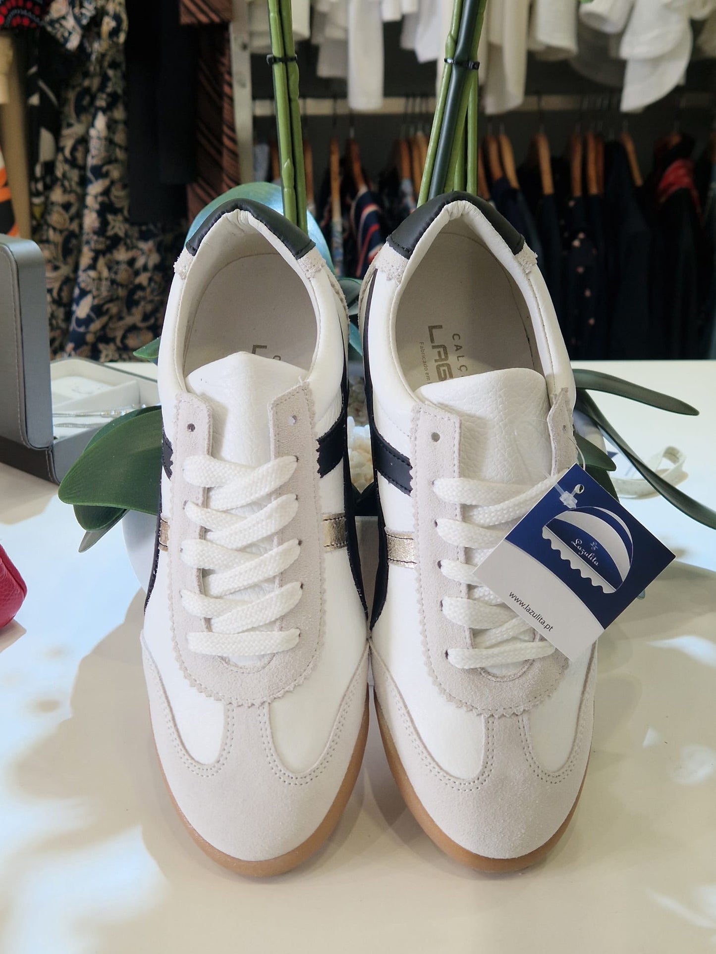 Sapatilha em pele Ref. 240110