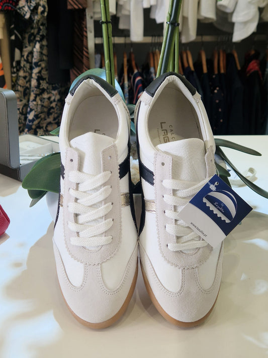 Sapatilha em pele Ref. 240110