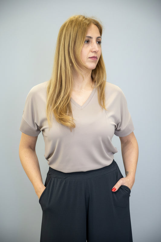 Short-sleeve knit tunic