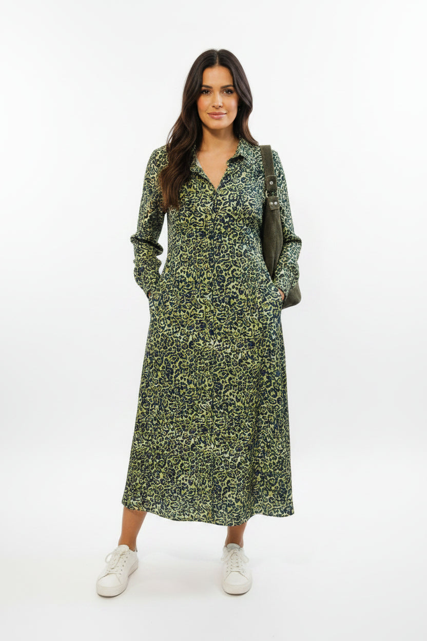 Vestido midi camiseiro com padrão