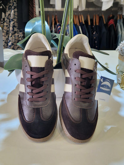 Sapatilha em pele Ref. 241127