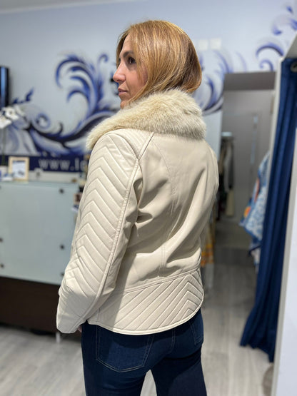 Casaco curto com pelo Ref. 255600