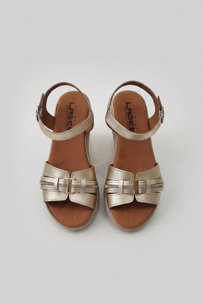 Flat sandal with wedge