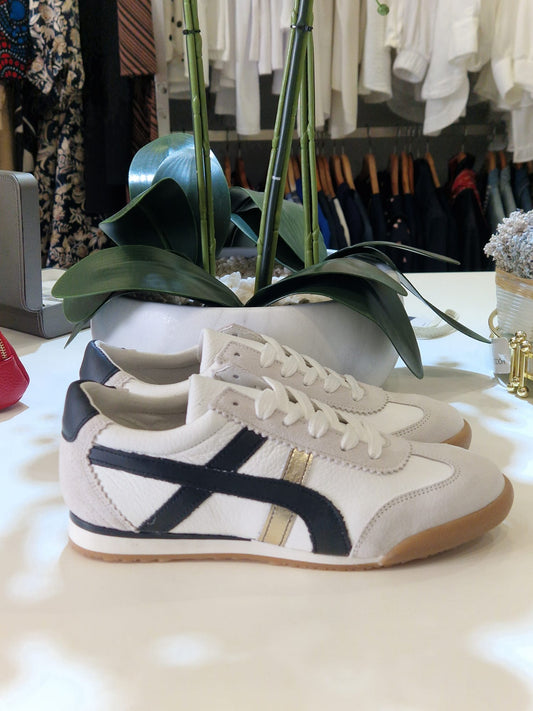 Sapatilha em pele Ref. 240110