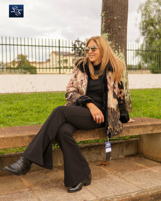 Casaco reversível com gola de pelo e padrão Ref. 421144