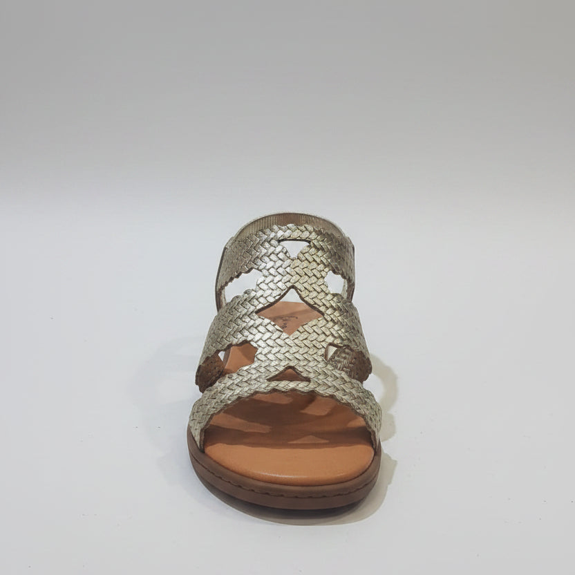 Flat sandal