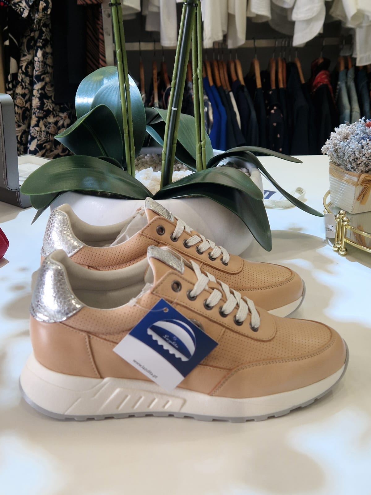 Sapatilha em pele Ref. 386675